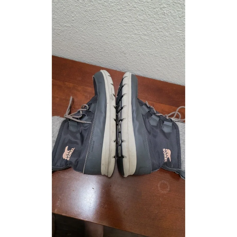 Sorel Women's‎ Waterproof Winter Boots Mid-Calf Lace-Up Gray & White Size 10